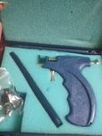 Quloq teshish uchun pistolet