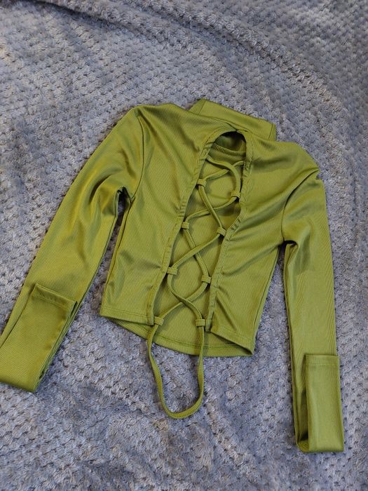 Top cu spatele gol Amisu