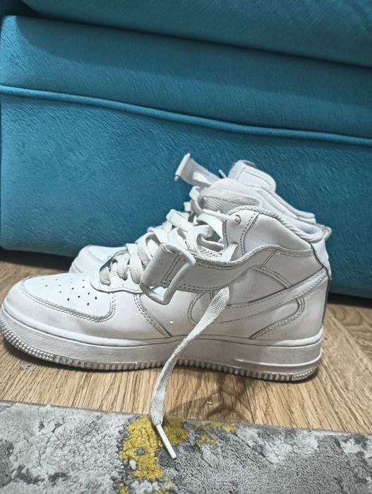 Vând Nike Air Force 1  nepurtati mărime 38,5  culoare alb