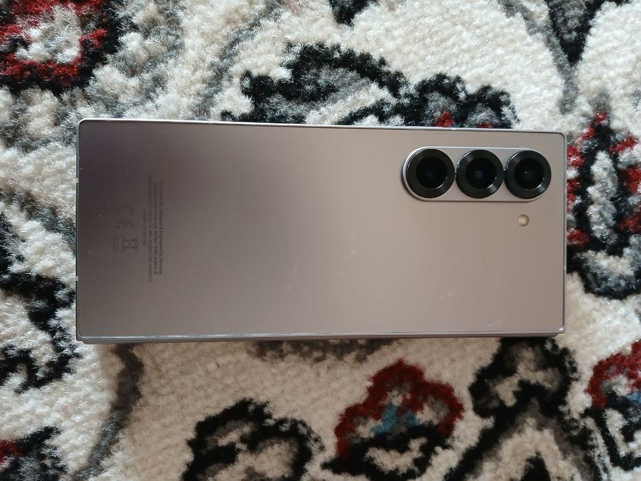 Samsung z fold 6 yengi ishlamagan Dubai