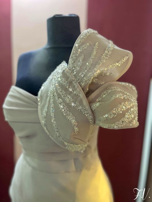 MEGA REDUCERE!Vând rochie de seara, deosebită, de nașa, superba, super