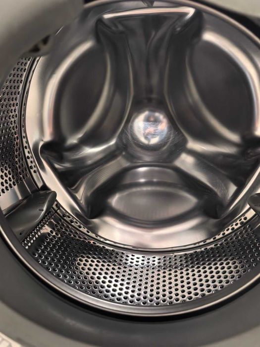 Пералня със сушилня за вграждане AEG Lavamat