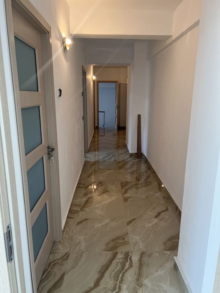 Închiriez casa 4 camere