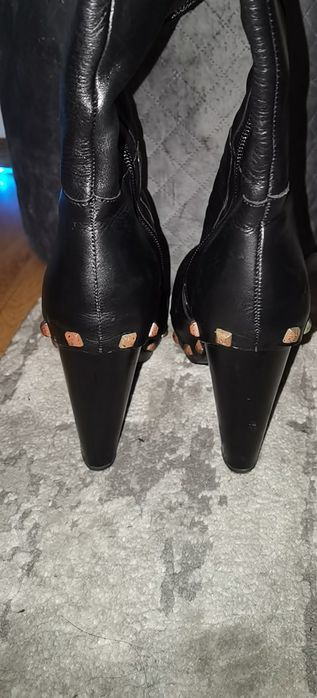 Cizme pana la genunchi