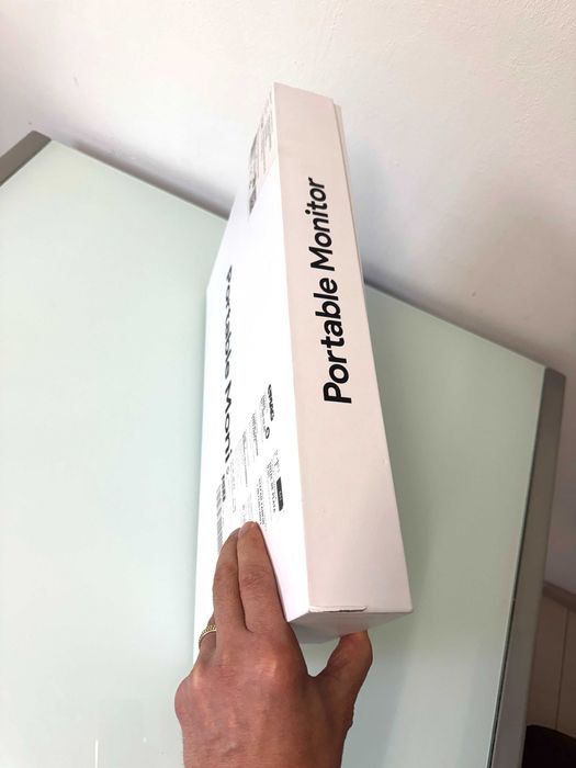Monitor portabil, 18.0", 2.5K, 2560×1600, 144Hz, USB-C, Ultra subtire