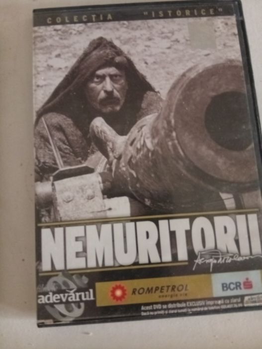 Se vinde urgent placi de vinilin și dvd de colectie