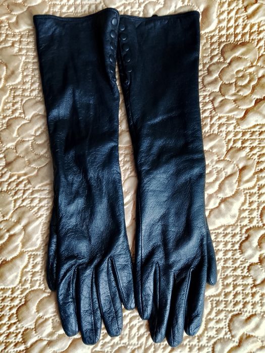 Продам удленненые кожаные перчатки.