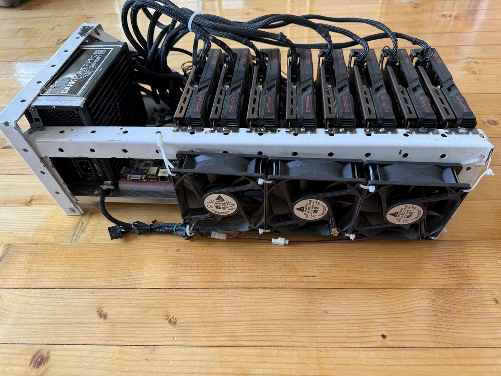 RX 6600 x8 mining rig/машина за копаене