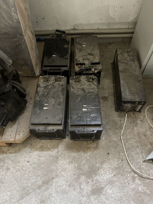 Акумуляторы новые 4 штуки цена договарная