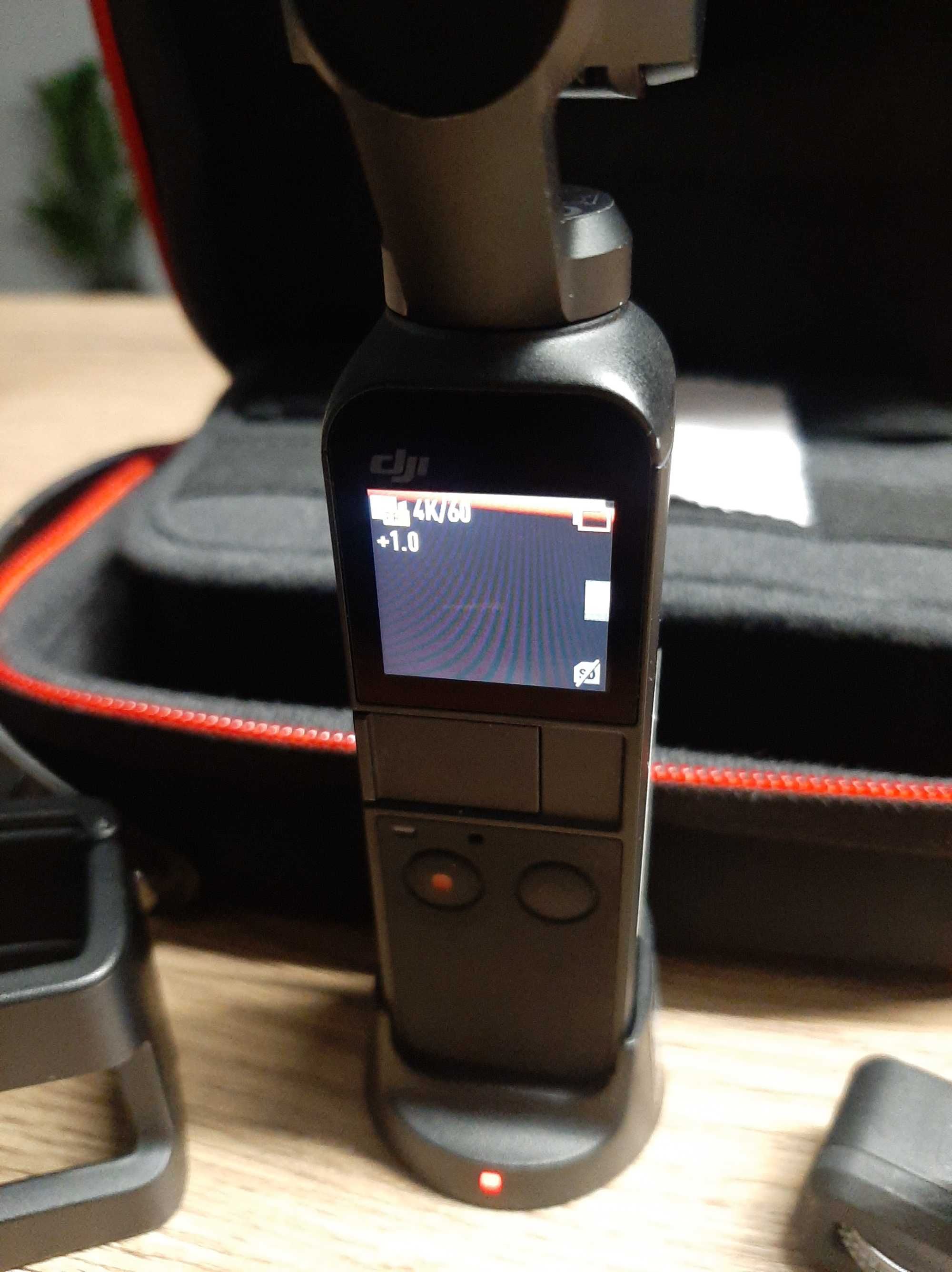 DJI Osmo Pocket l cu accesorii, 4k-60fps