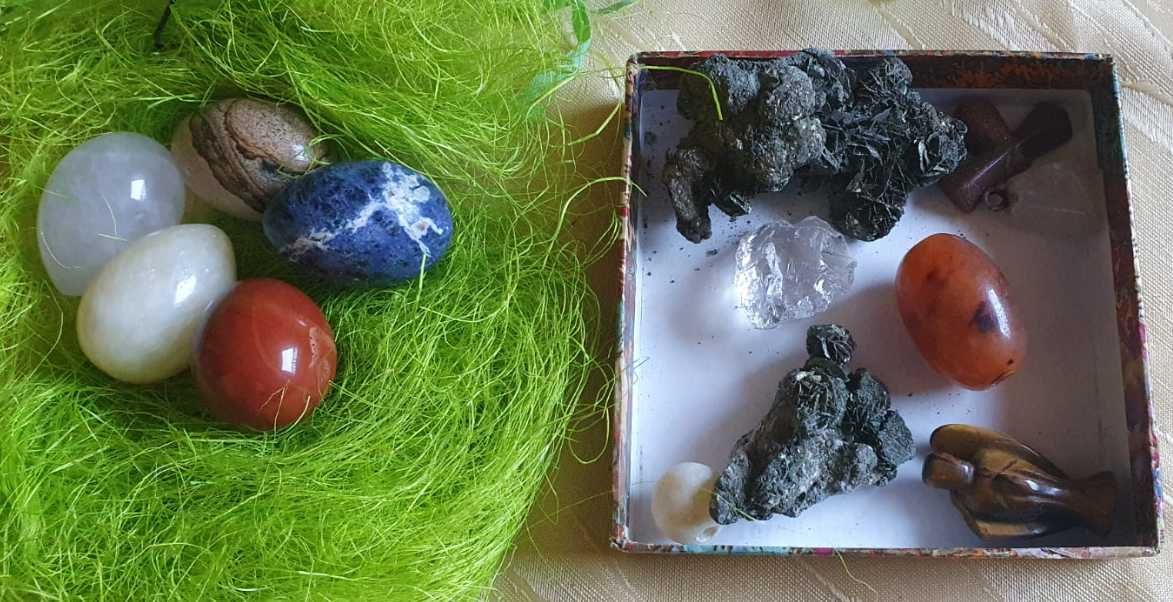 Ouă din piatră naturală semiprețioasă - decorațiuni  + un mic cadou