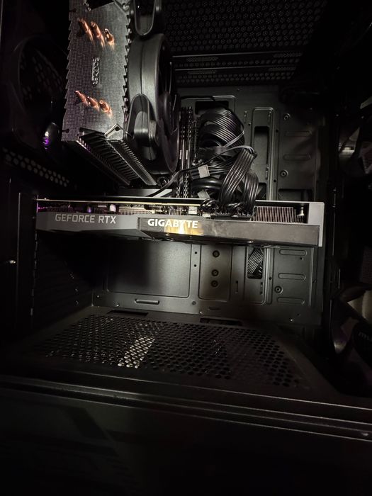 Vând placa video rtx 3060ti 8 gb 256 bit