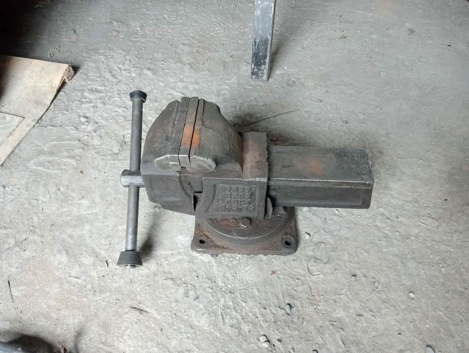 Продам Тискив хорошем состоянии