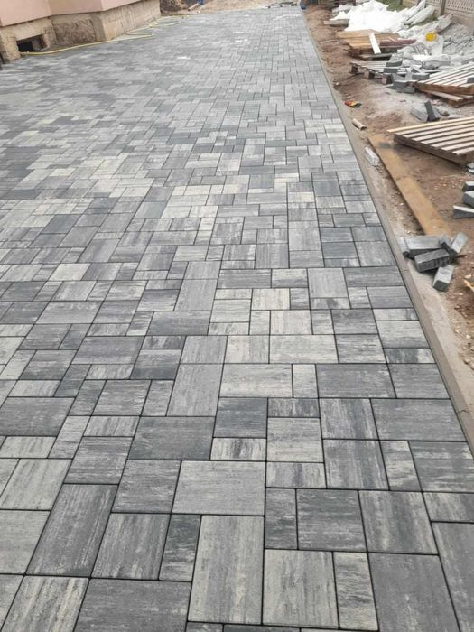 Executam lucrari pavaje