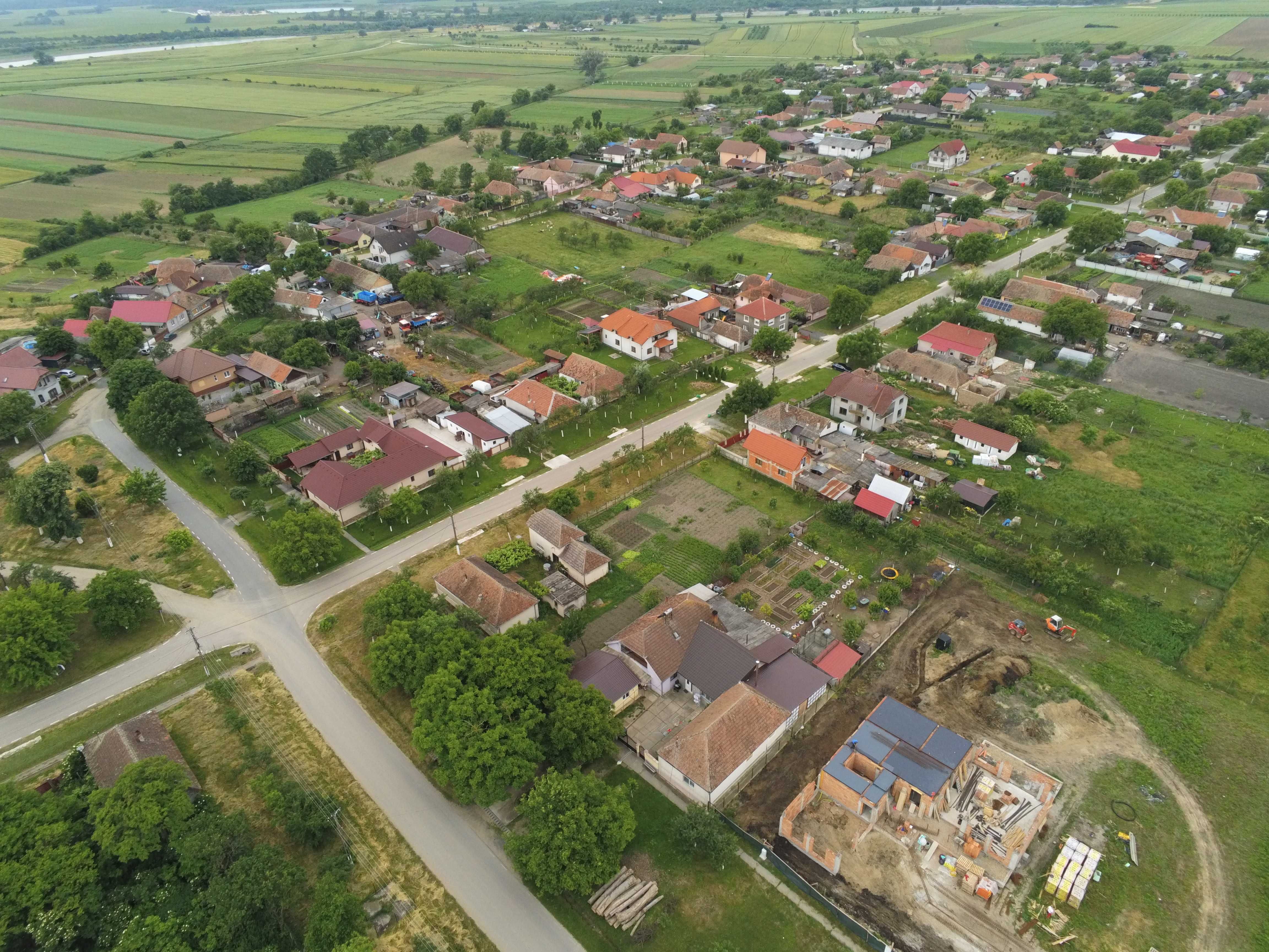 Persoana Fizica vand Teren Intravilan 3000 mp Loc. Sambateni jud. Arad