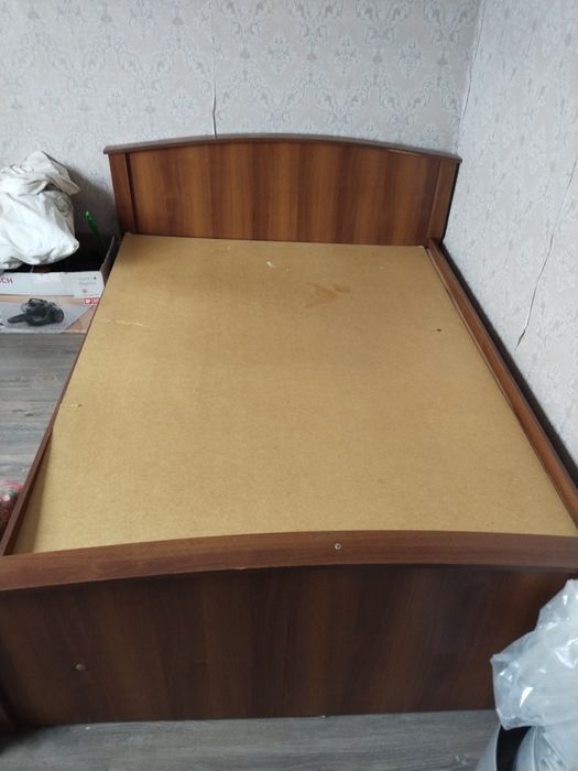 Продам Кровать 150*210