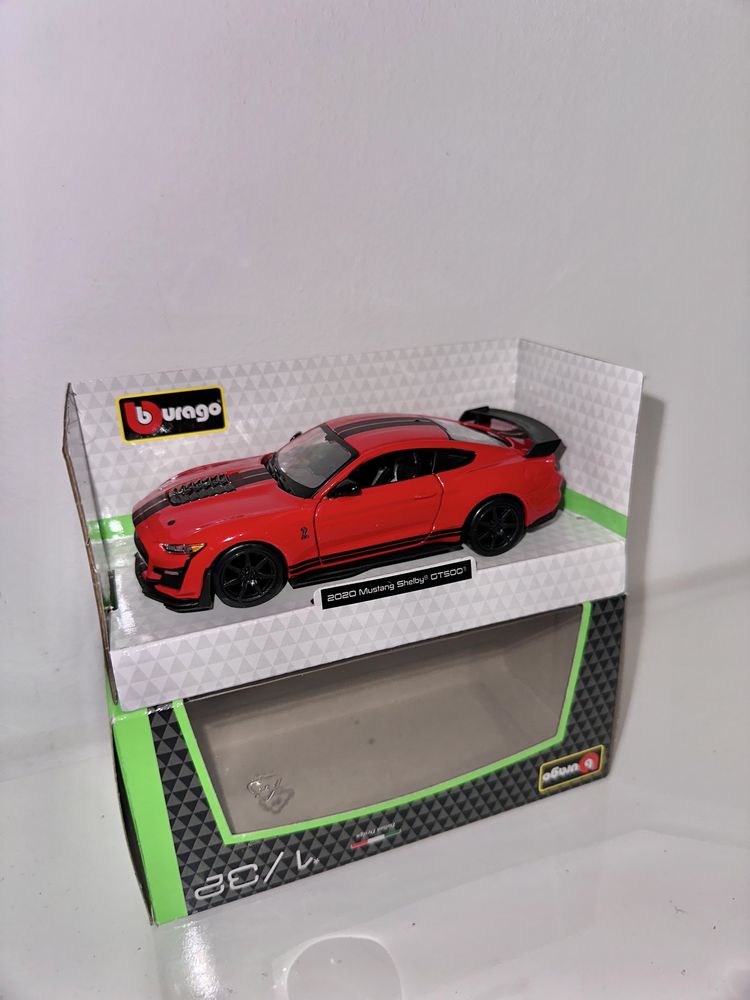 Ford Mustang Shelby GT500 Bburago 1:32