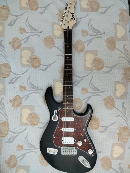 Электрогитара Cort g110. Комплект с комбиком