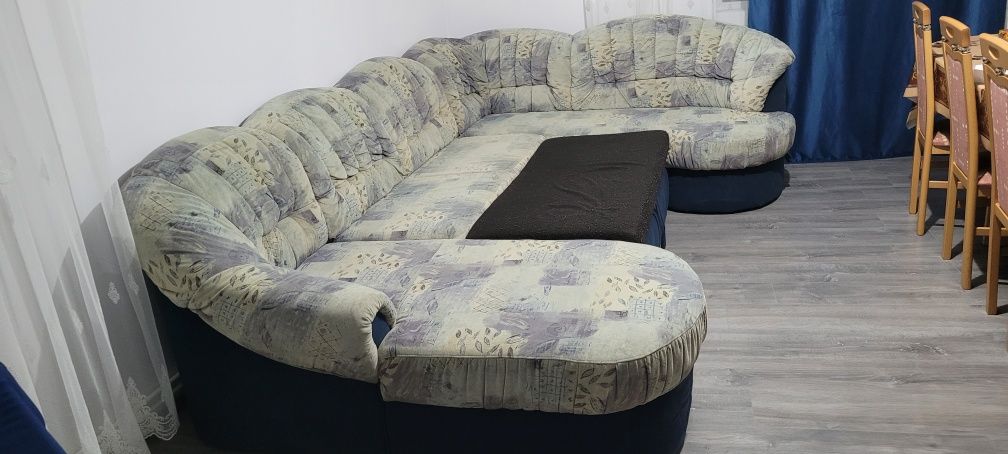 Vând colțar în stare foarte bună