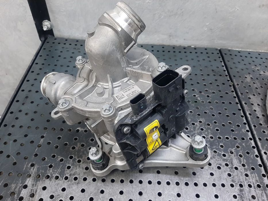 pompa apa 2.0b 260920 mercedes a-class a35 amg w177  euro 6 a2602004100