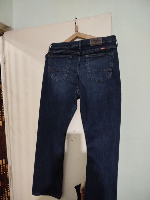 Продам джинсовые брюки.