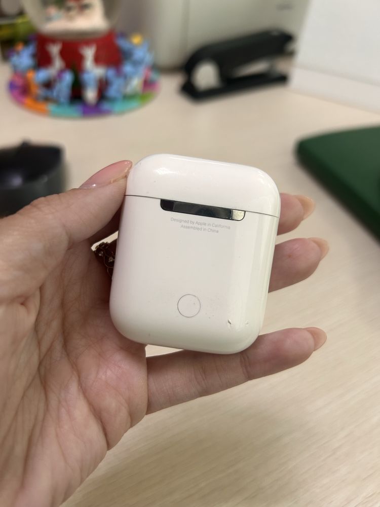 Продам кейс+1 правый наушник АirPods 2