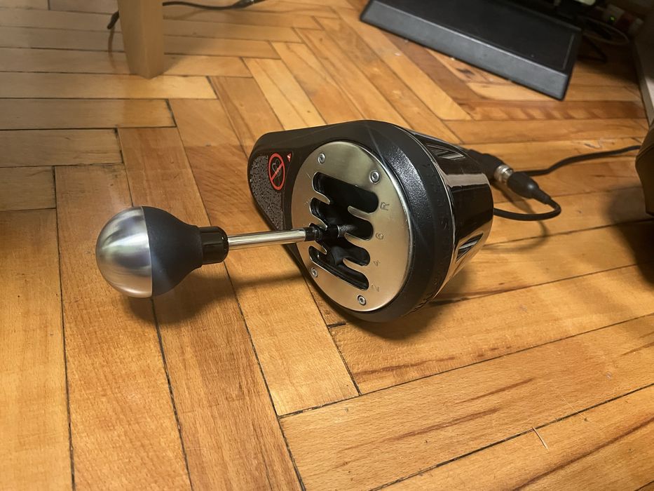 Волан с педали + Шифтър