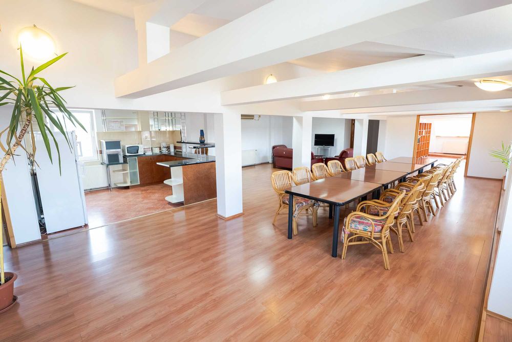 Spatiu birouri 2 etaje 330 mp utili, 3 locuri parcare, central