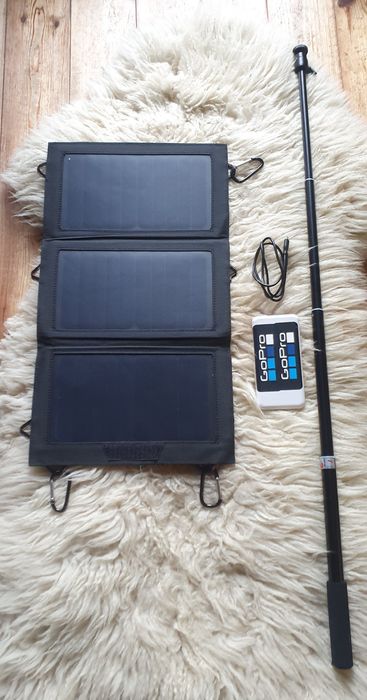 PANOU SOLAR portabil cu USB pentru drumeție