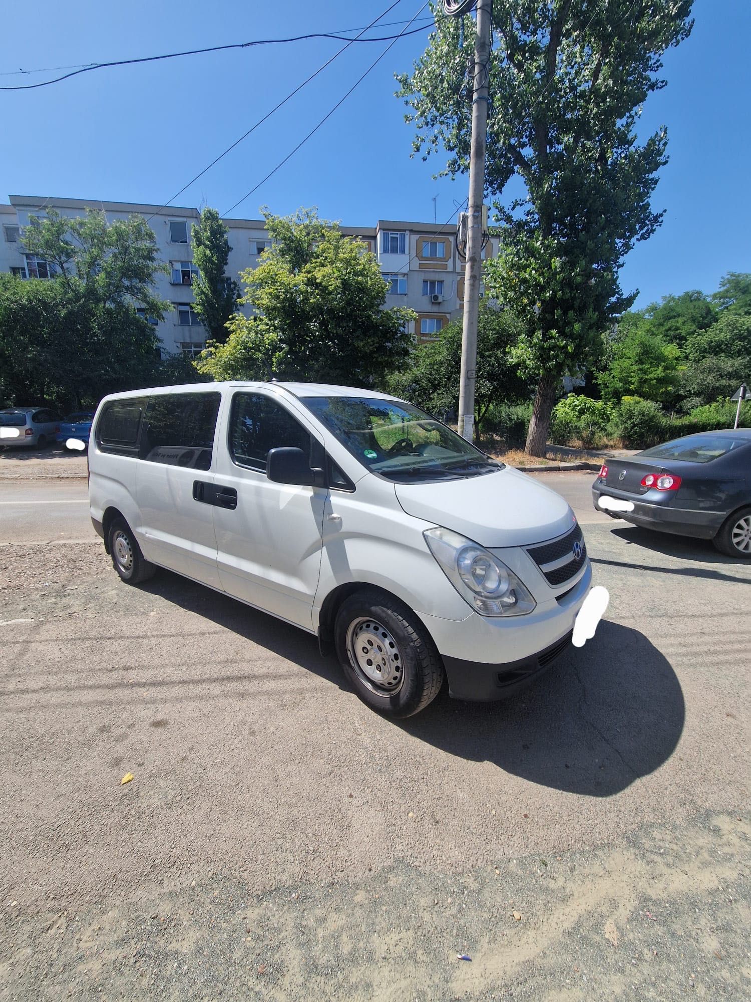 Hyundai H-1 – 6 locuri + spațiu marfă