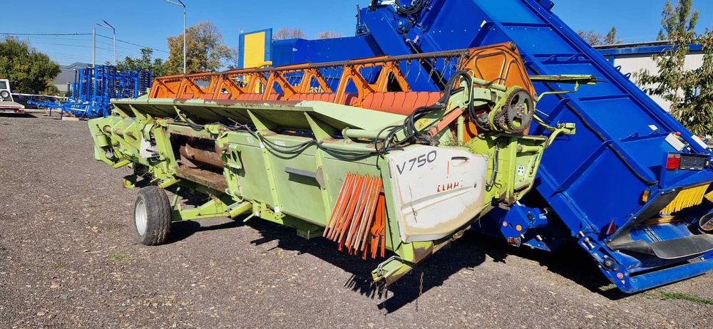 Combina CLAAS Lexion 570 + Heder Paioase 7,5m – 290 kW – An 2010