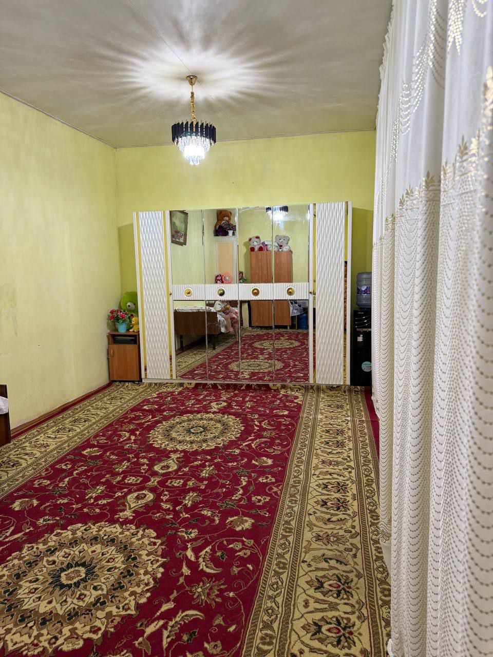 Shaharda hovli uy zudlik bilan sotiladi