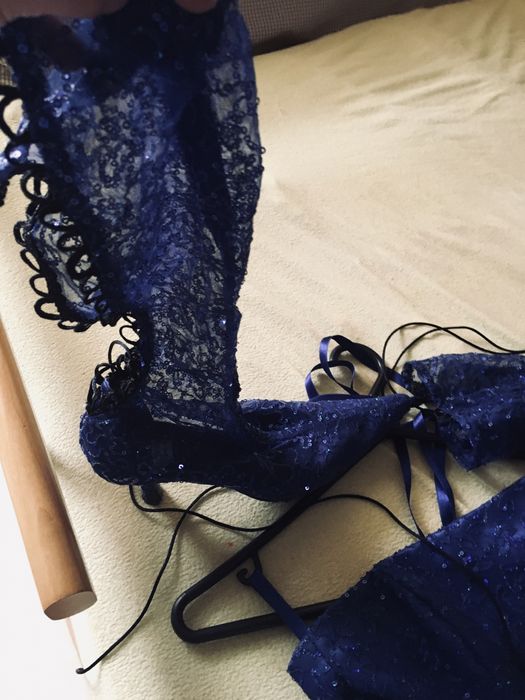 Абитуриентска рокля с ботуши