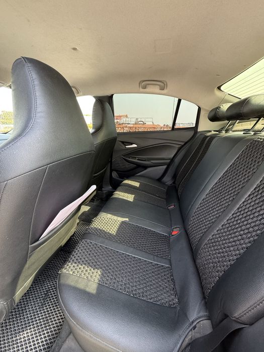 Chevrolet Onix 3 LT MT