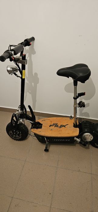 Vând trotineta electrica e flux