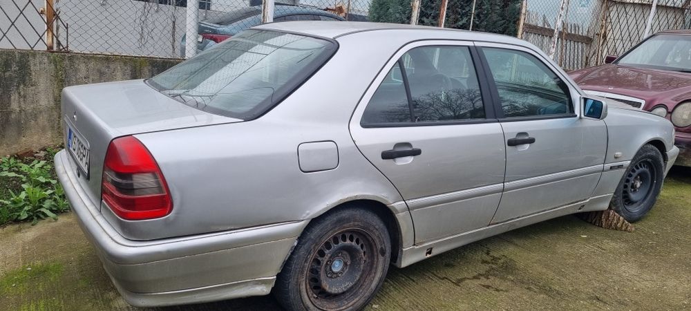 Mercedes C 180 w202 an 1999 nu are certificat 2499 lei