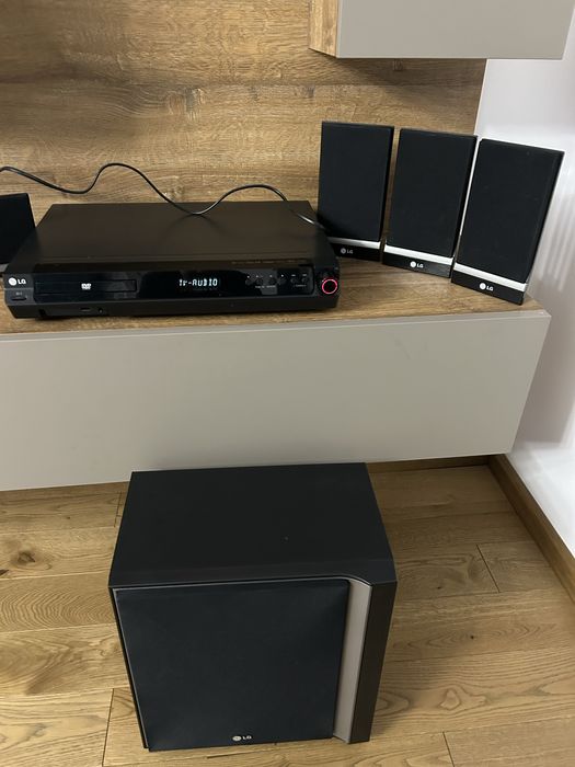 Vând sistem home cinema LG-HT 502