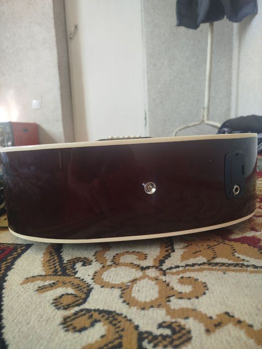 Gitara Sotiladi!! Eng zori