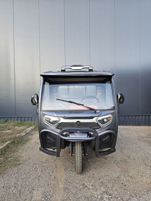 Электро-трицикл с кабиной