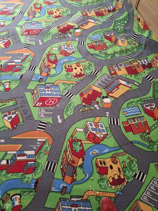 Vand mocheta pentru camera copii