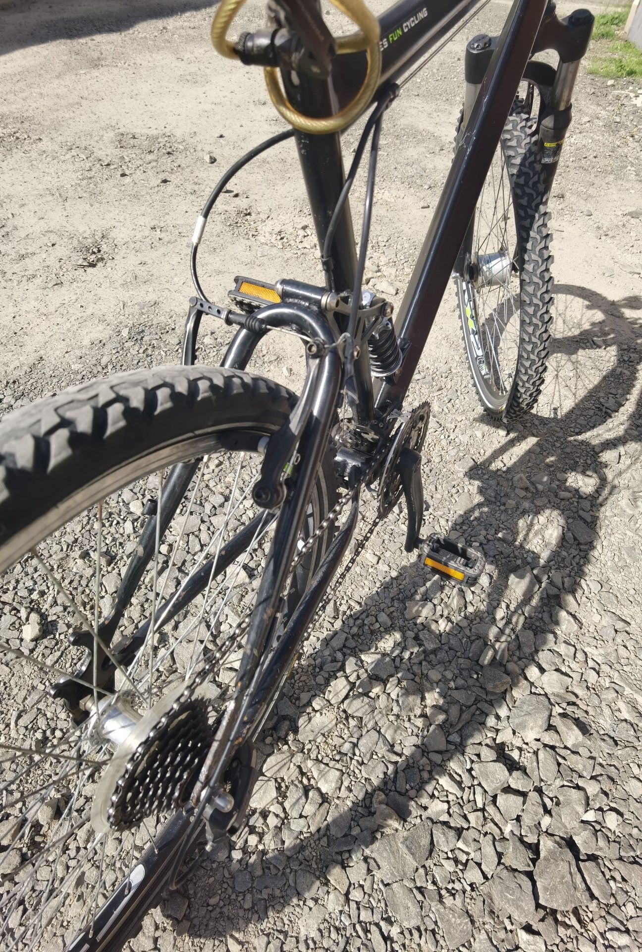 Bicicleta full suspension 26"