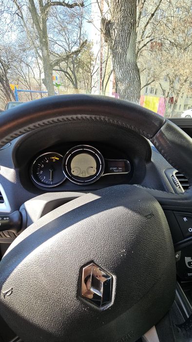 Vând Renault Megane 3   1,9 dci