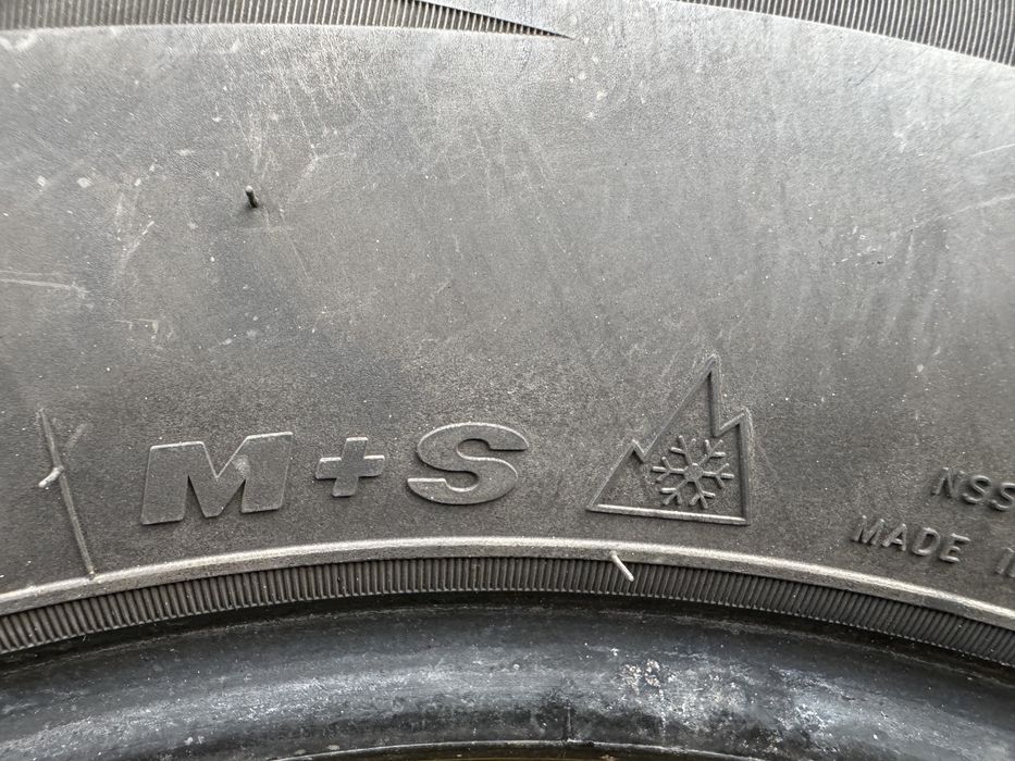 Автомобилни гуми 215 65 15 Tracmax