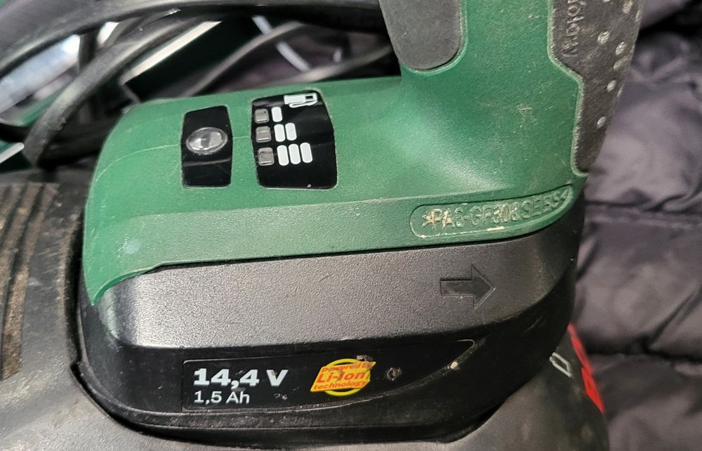 Baterie si incarcator Bosch