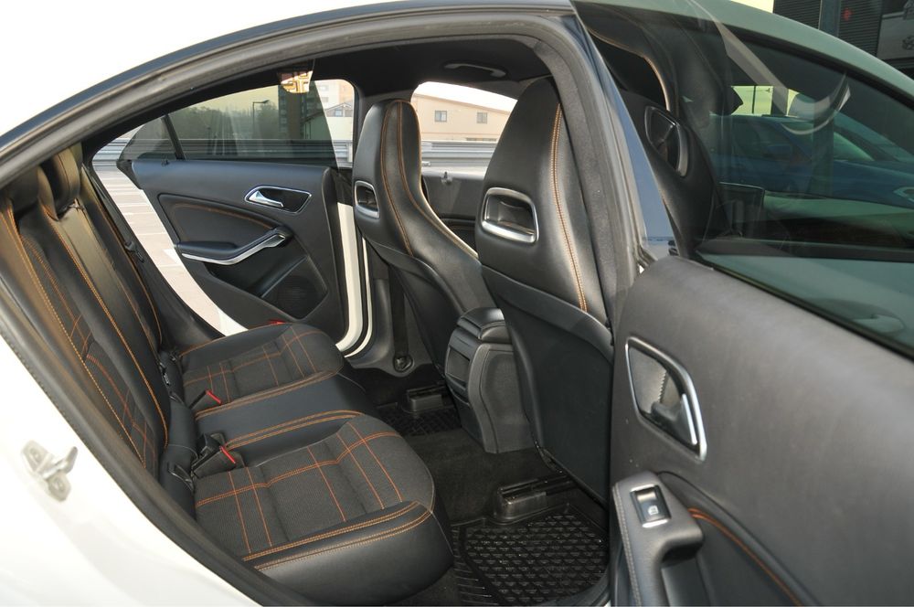 Mercedes Benz CLA 220d 170cp 2015 Automat/Led/IncalzireScaune/Clima !