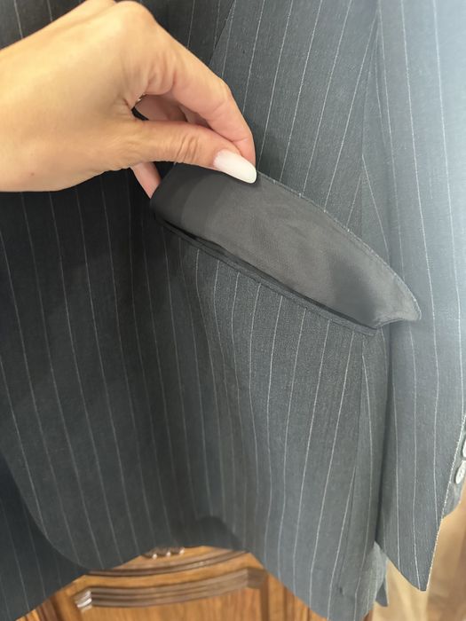 Costum dama cu fusta peste genunchi