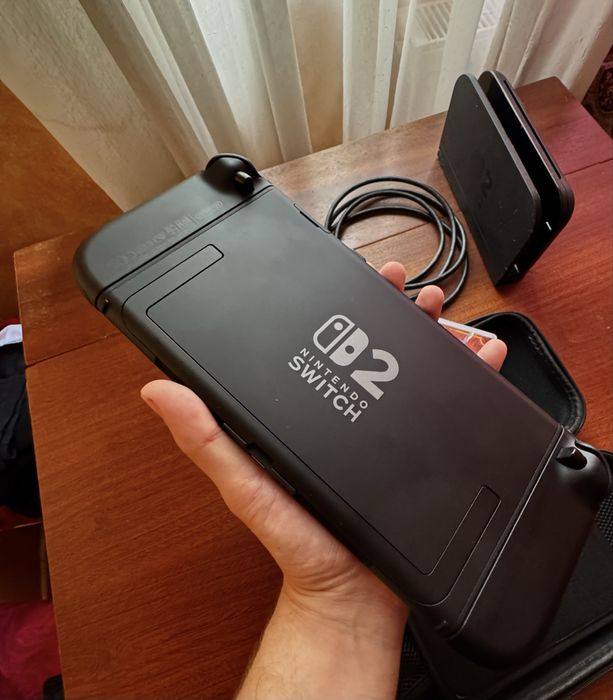 Nintendo Switch 2 + joc Pokemon Scarlet