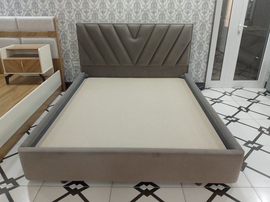 Spalniy kravot . Vertu