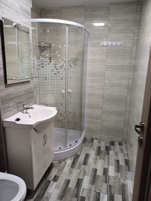 Inchiriez apartament