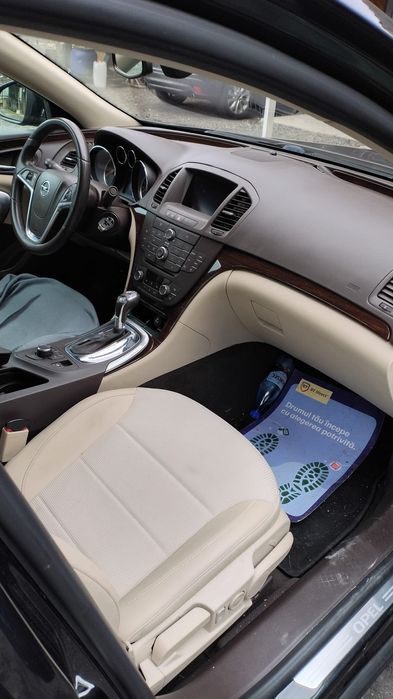 Vând opel insignia sau schimb cu autoutilitară